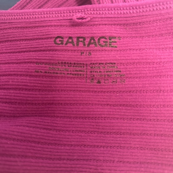 Garage Ribbed Cropped Tank Top - Picture 3 of 3
